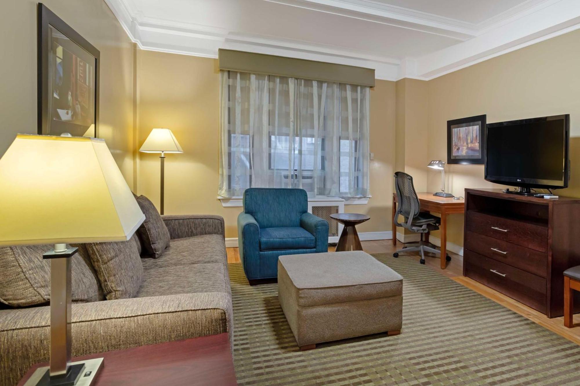 Best Western Plus Hospitality House Suites New York Exteriör bild